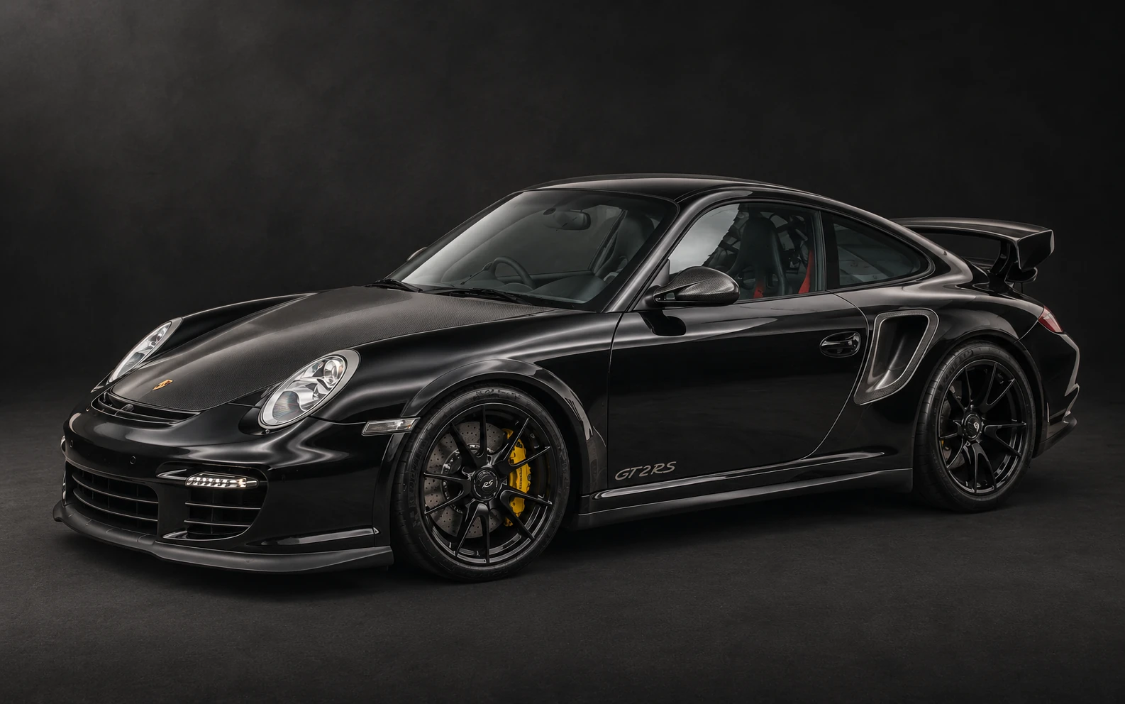 Porsche 911 GT2 RS — Front three-quarter view